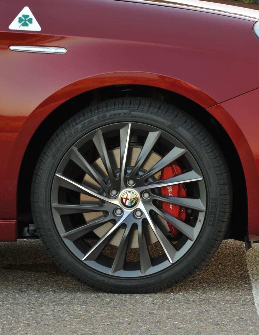 Колеса Alfa Romeo Giulietta Quadrifoglio Verde (940) 2011 года  (AU) (фото 20 из 28)